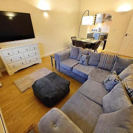Cosy Central Modern Apartment Нантуич Екстериор снимка